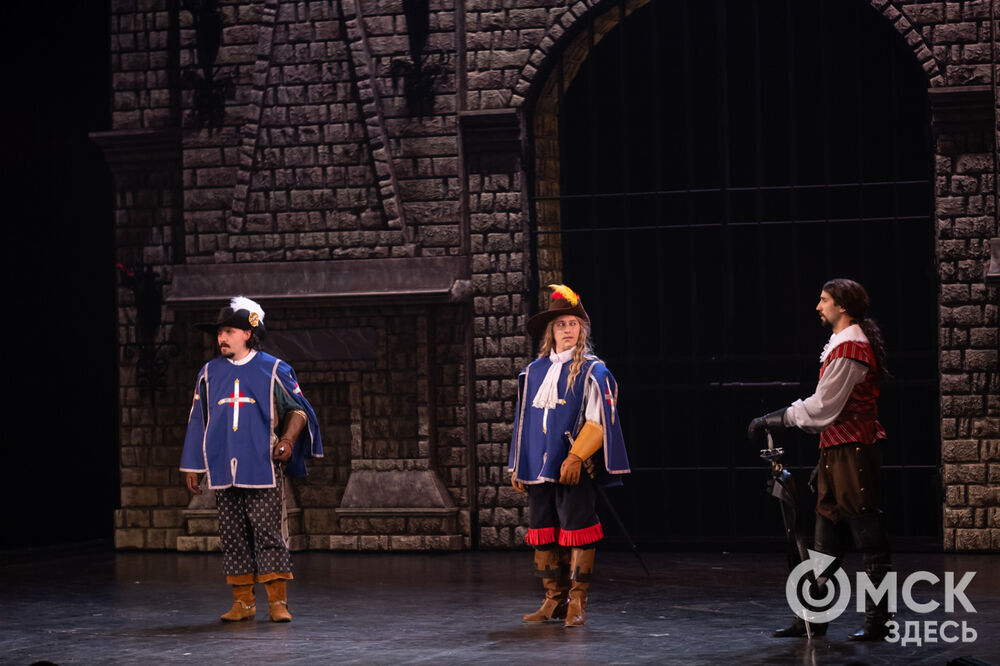 История о юном гасконце Д&rsquo;Артаньяне и трёх мушкетёрах открыла 36-й театральный сезон "Галёрки". Фото: Елизавета Медведева