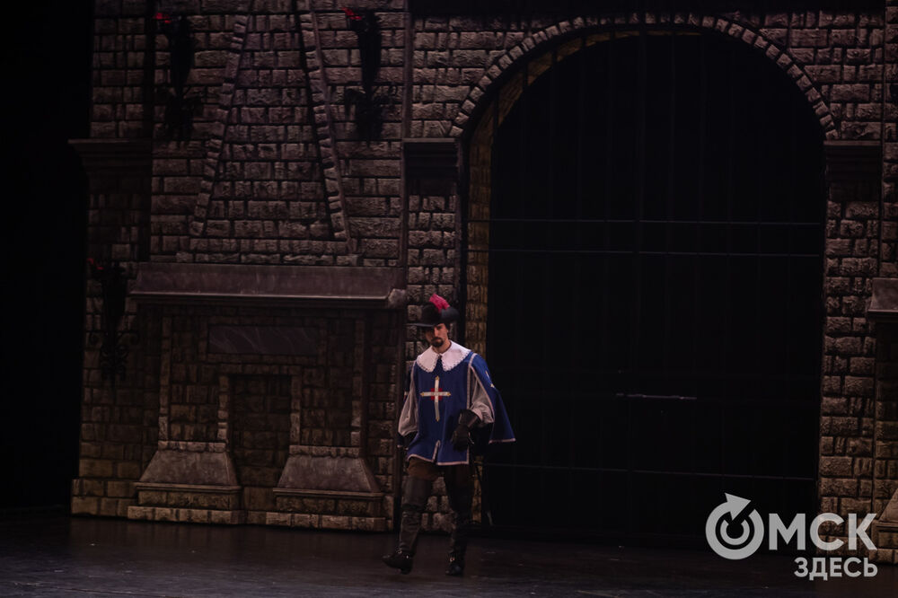 История о юном гасконце Д&rsquo;Артаньяне и трёх мушкетёрах открыла 36-й театральный сезон "Галёрки". Фото: Елизавета Медведева