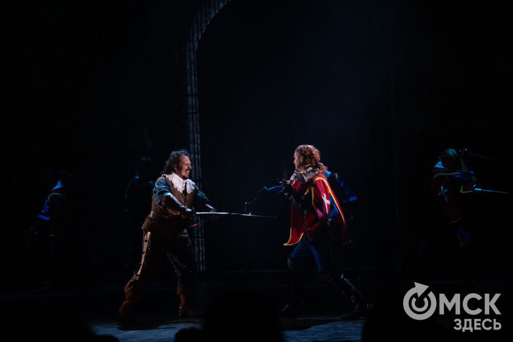 История о юном гасконце Д&rsquo;Артаньяне и трёх мушкетёрах открыла 36-й театральный сезон "Галёрки". Фото: Елизавета Медведева