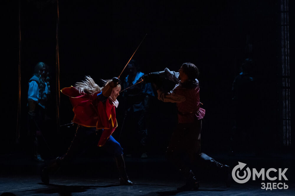 История о юном гасконце Д&rsquo;Артаньяне и трёх мушкетёрах открыла 36-й театральный сезон "Галёрки". Фото: Елизавета Медведева