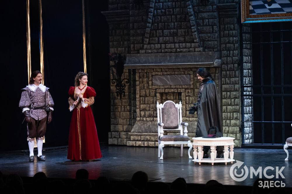 История о юном гасконце Д&rsquo;Артаньяне и трёх мушкетёрах открыла 36-й театральный сезон "Галёрки". Фото: Елизавета Медведева