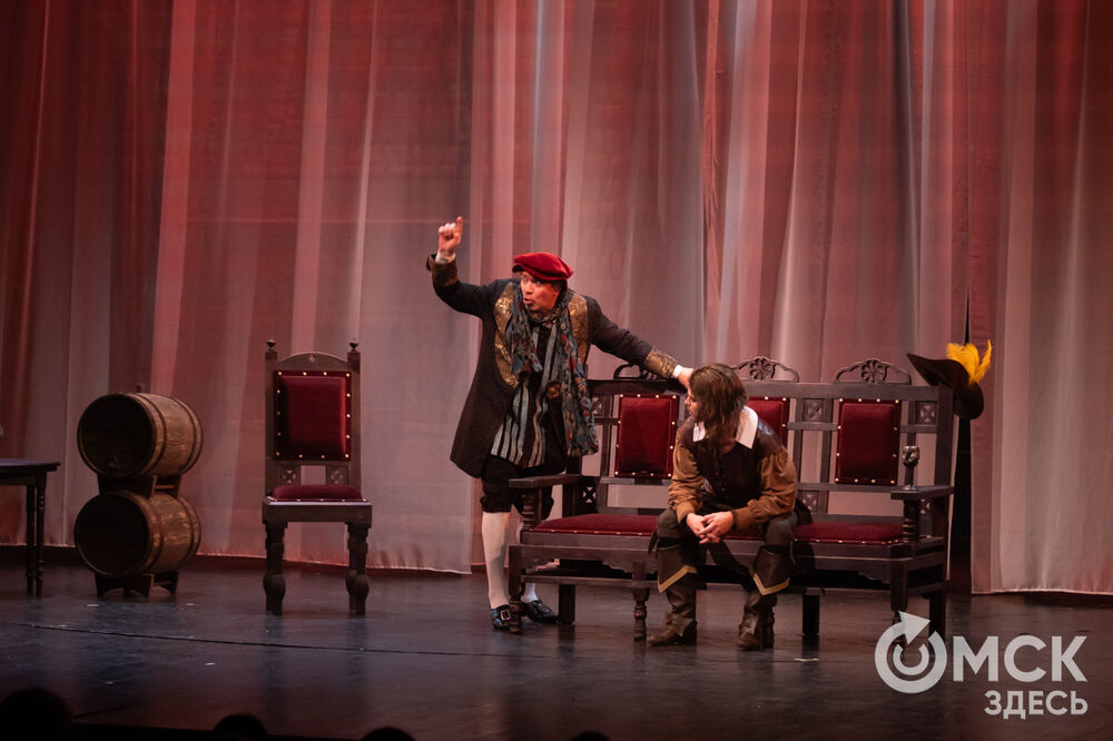 История о юном гасконце Д&rsquo;Артаньяне и трёх мушкетёрах открыла 36-й театральный сезон "Галёрки". Фото: Елизавета Медведева