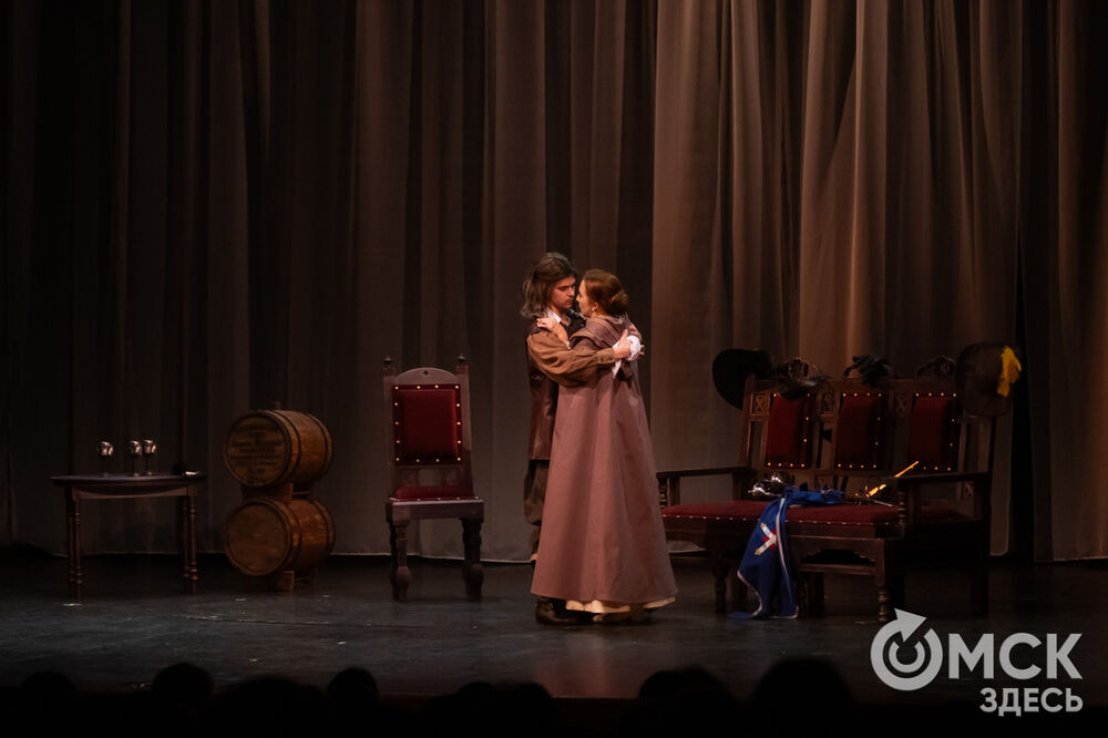 История о юном гасконце Д&rsquo;Артаньяне и трёх мушкетёрах открыла 36-й театральный сезон "Галёрки". Фото: Елизавета Медведева