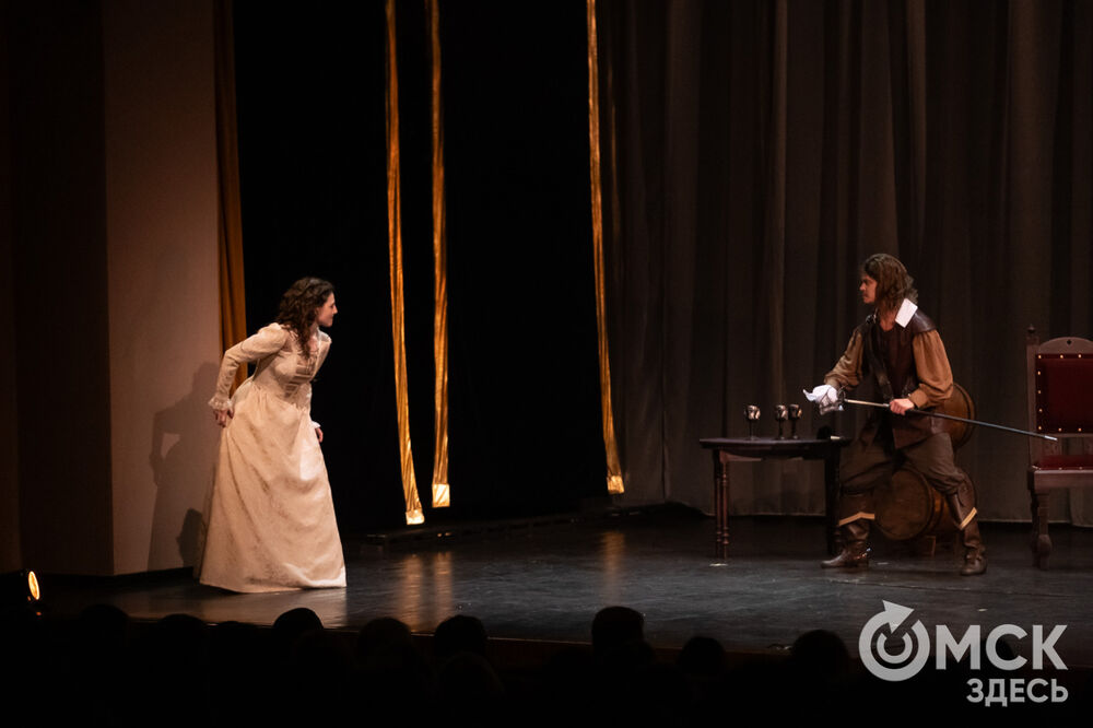 История о юном гасконце Д&rsquo;Артаньяне и трёх мушкетёрах открыла 36-й театральный сезон "Галёрки". Фото: Елизавета Медведева