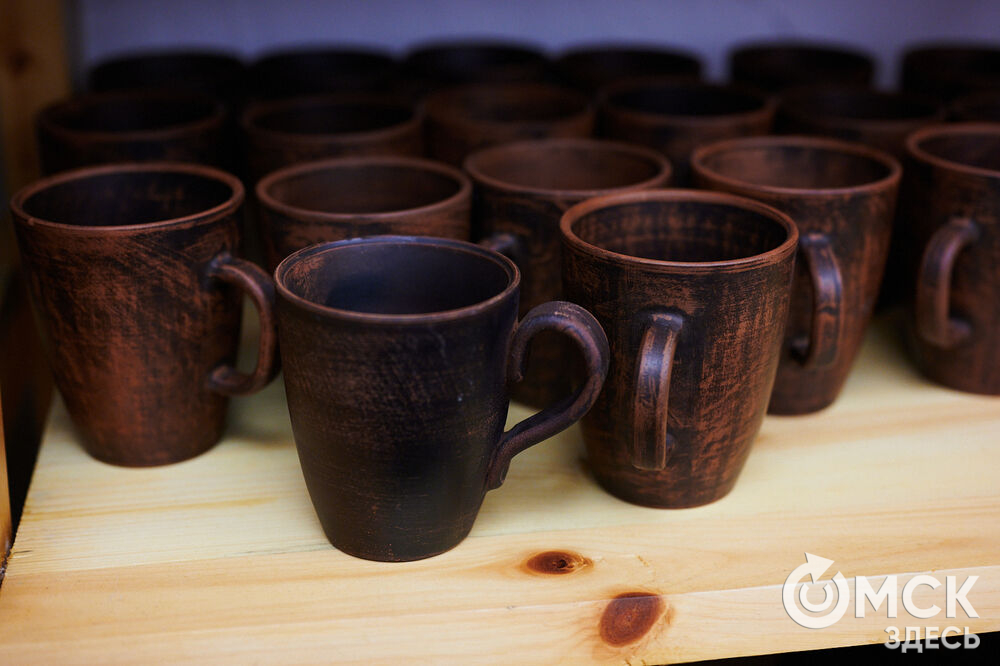 Семейный проект "Бармалею - 100 лет" (0+) собрал в Омской крепости любителей пряников и сказок. Фото: Илья Петров