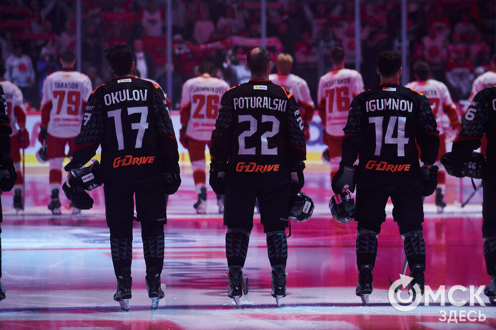 В Омске "Авангард" в непростом поединке одержал победу над "Автомобилистом". Это было ярко, зрелищно и шумно. Фото: Илья Петров