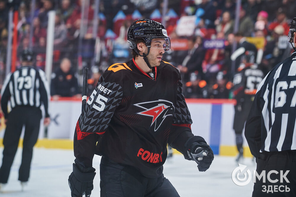 В Омске "Авангард" в непростом поединке одержал победу над "Автомобилистом". Это было ярко, зрелищно и шумно. Фото: Илья Петров