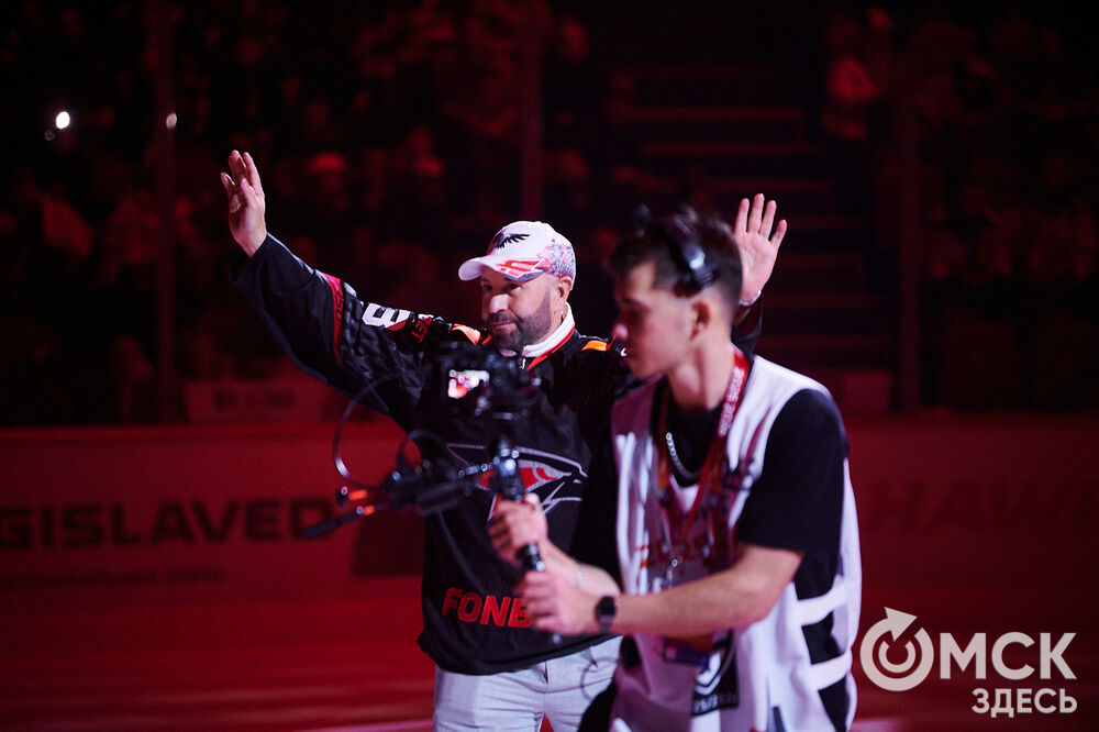 В Омске завершился матч регулярного чемпионата Континентальной хоккейной лиги, в котором "Авангард" принимал магнитогорский "Металлург". Фото: Илья Петров