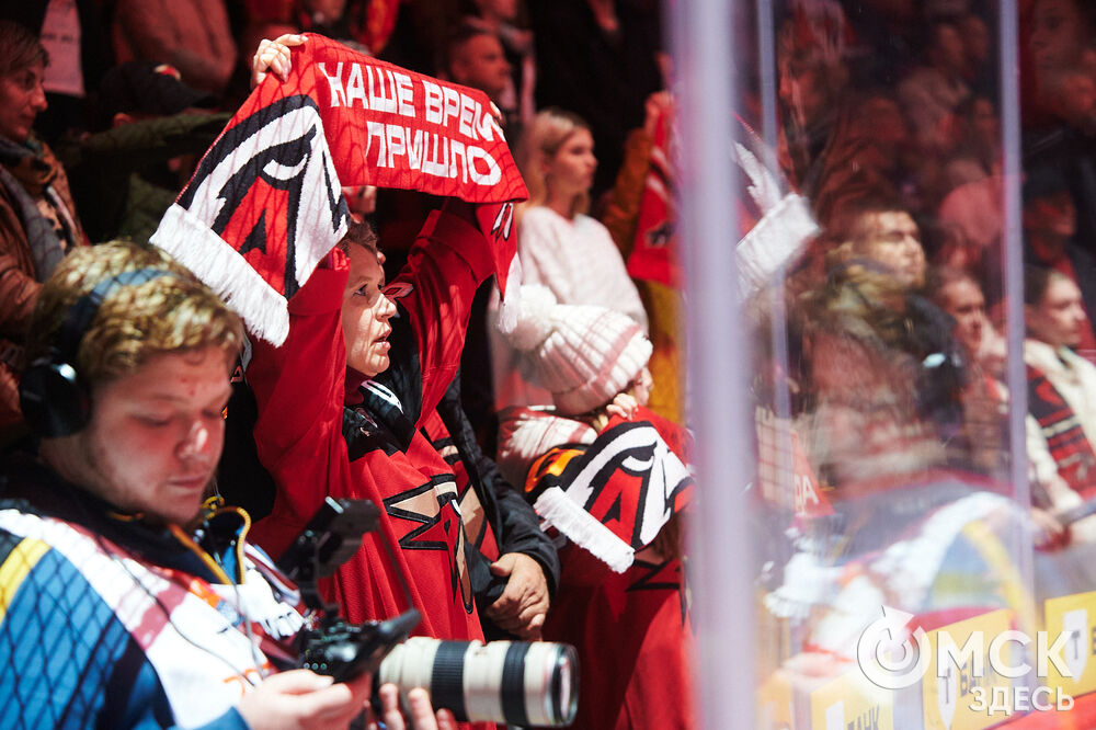 В Омске завершился матч регулярного чемпионата Континентальной хоккейной лиги, в котором "Авангард" принимал магнитогорский "Металлург". Фото: Илья Петров
