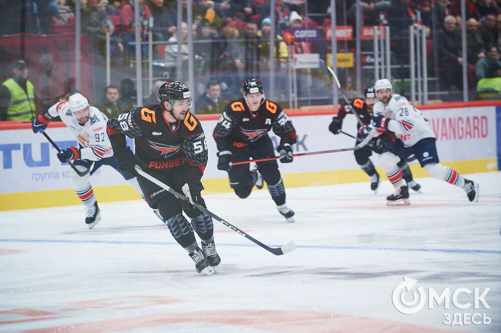В Омске завершился матч регулярного чемпионата Континентальной хоккейной лиги, в котором "Авангард" принимал магнитогорский "Металлург". Фото: Илья Петров