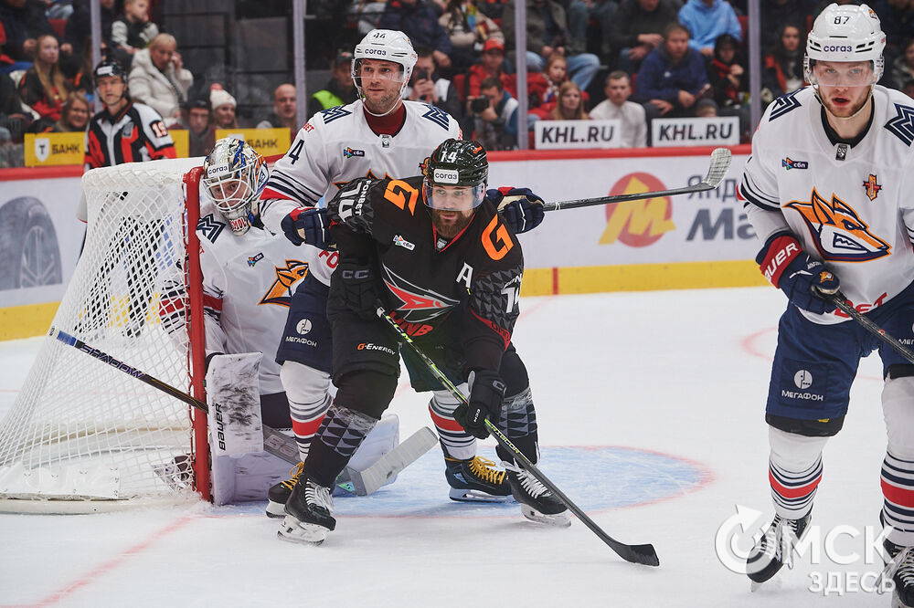 В Омске завершился матч регулярного чемпионата Континентальной хоккейной лиги, в котором "Авангард" принимал магнитогорский "Металлург". Фото: Илья Петров