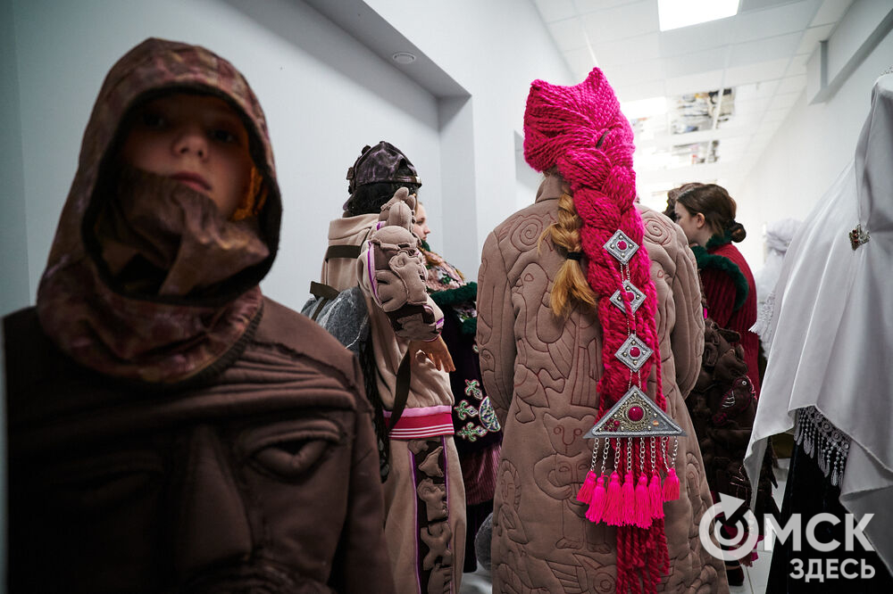 На базе Омского колледжа культуры и искусств стартовал Евразийский конкурс высокой моды национального костюма "Этно-Эрато". Фото: Илья Петров