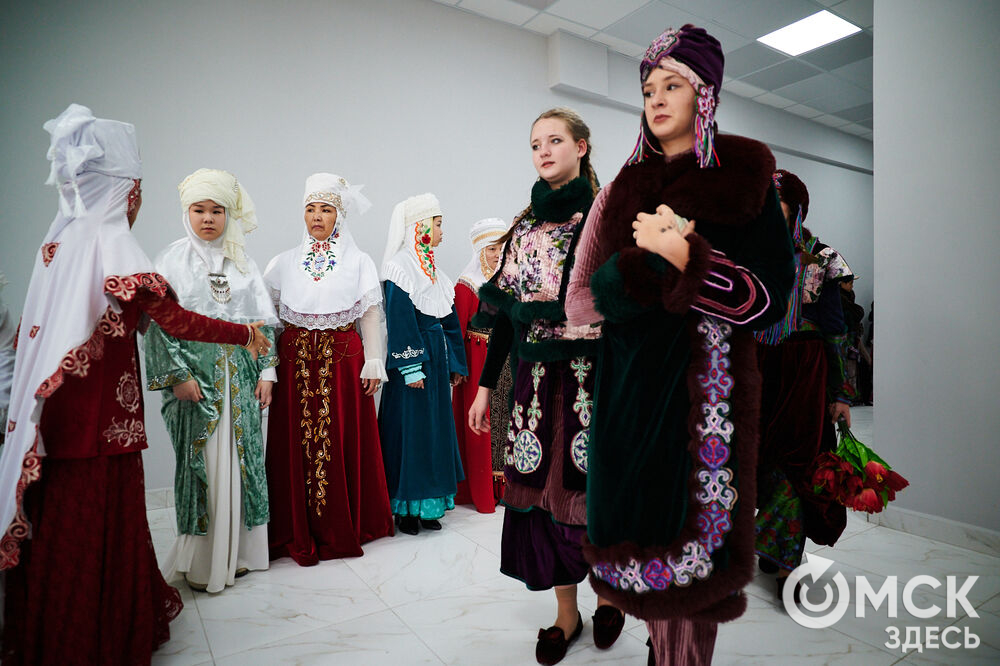 На базе Омского колледжа культуры и искусств стартовал Евразийский конкурс высокой моды национального костюма "Этно-Эрато". Фото: Илья Петров