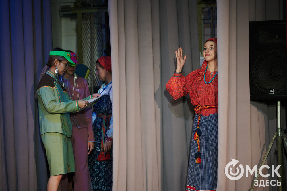 На базе Омского колледжа культуры и искусств стартовал Евразийский конкурс высокой моды национального костюма "Этно-Эрато". Фото: Илья Петров