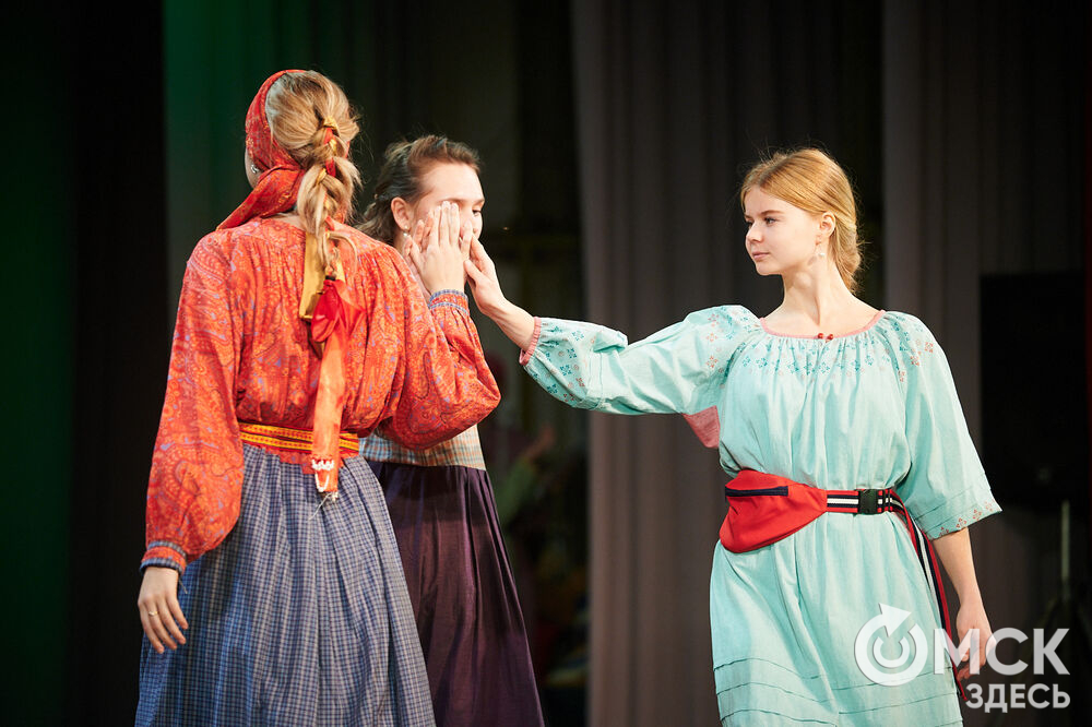 На базе Омского колледжа культуры и искусств стартовал Евразийский конкурс высокой моды национального костюма "Этно-Эрато". Фото: Илья Петров