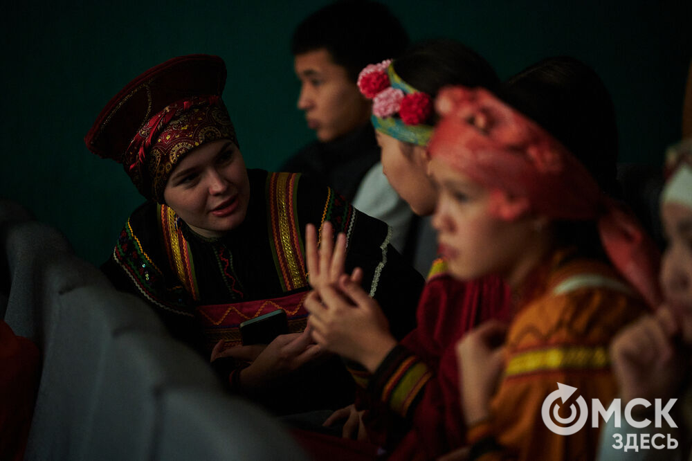 На базе Омского колледжа культуры и искусств стартовал Евразийский конкурс высокой моды национального костюма "Этно-Эрато". Фото: Илья Петров