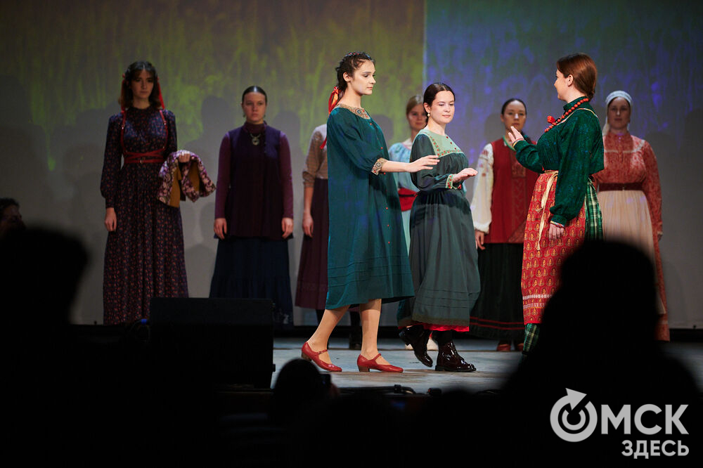 На базе Омского колледжа культуры и искусств стартовал Евразийский конкурс высокой моды национального костюма "Этно-Эрато". Фото: Илья Петров