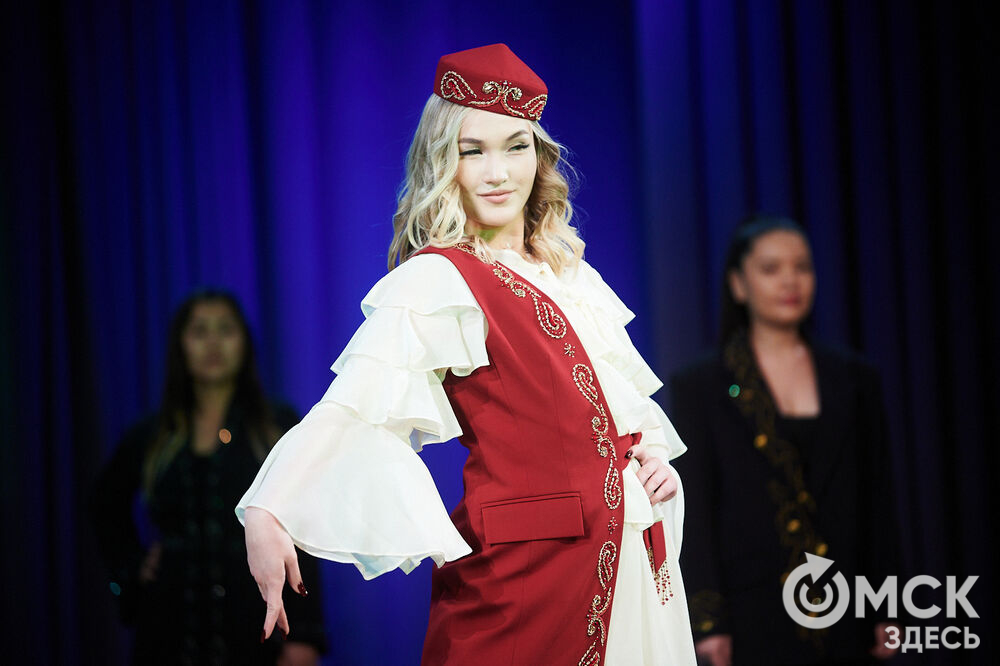 На базе Омского колледжа культуры и искусств стартовал Евразийский конкурс высокой моды национального костюма "Этно-Эрато". Фото: Илья Петров