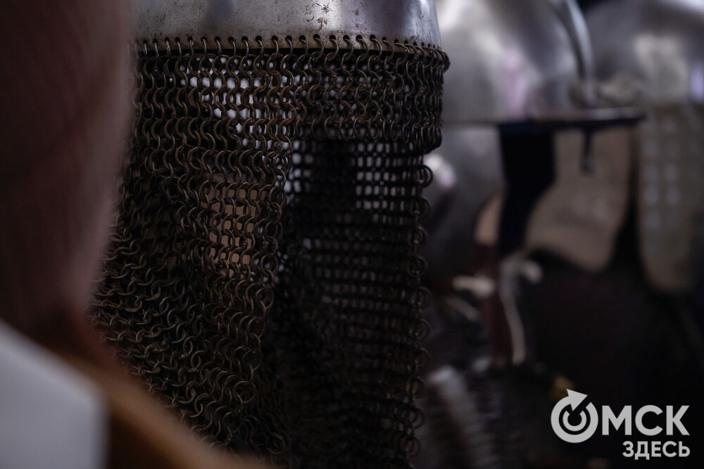 На площади Омской крепости состоялся интерактивный квест, включающий 13 военно-исторических площадок: стрелецкую, пушкарскую, лучную, доспешную, фехтование и другие. Фото: Елизавета Медведева