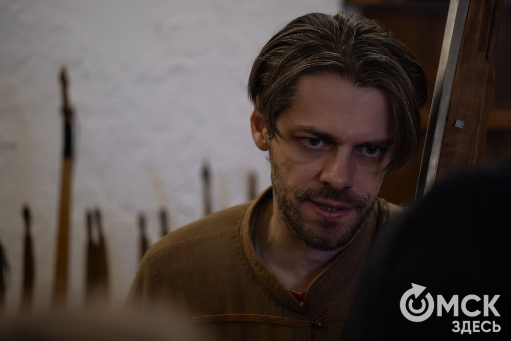 На площади Омской крепости состоялся интерактивный квест, включающий 13 военно-исторических площадок: стрелецкую, пушкарскую, лучную, доспешную, фехтование и другие. Фото: Елизавета Медведева