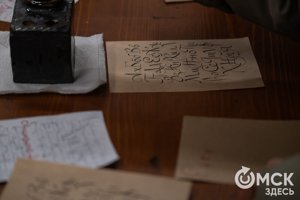 На площади Омской крепости состоялся интерактивный квест, включающий 13 военно-исторических площадок: стрелецкую, пушкарскую, лучную, доспешную, фехтование и другие. Фото: Елизавета Медведева