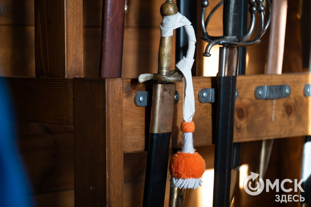 На площади Омской крепости состоялся интерактивный квест, включающий 13 военно-исторических площадок: стрелецкую, пушкарскую, лучную, доспешную, фехтование и другие. Фото: Елизавета Медведева