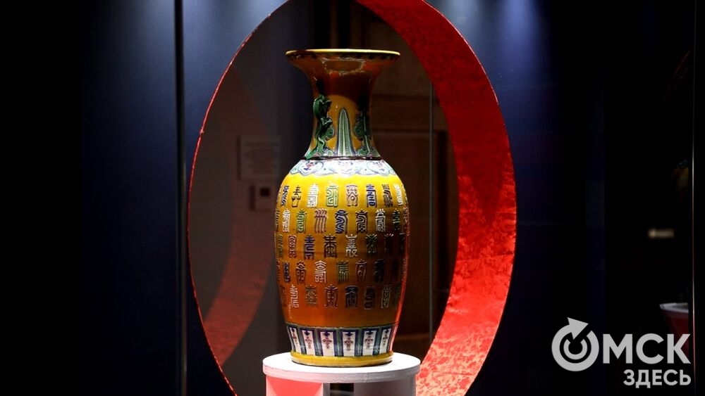 Центральным событием Дней Эрмитажа в Омске стало открытие выставки "Пять символов счастья. Благопожелания в китайском искусстве XVII–XX веков".