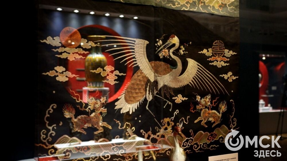 Центральным событием Дней Эрмитажа в Омске стало открытие выставки "Пять символов счастья. Благопожелания в китайском искусстве XVII–XX веков".
