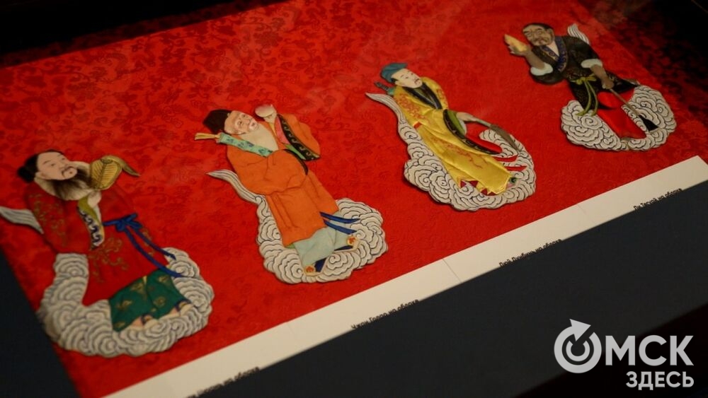 Центральным событием Дней Эрмитажа в Омске стало открытие выставки "Пять символов счастья. Благопожелания в китайском искусстве XVII–XX веков".
