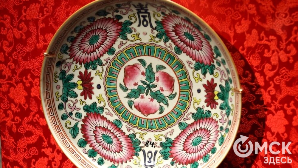 Центральным событием Дней Эрмитажа в Омске стало открытие выставки "Пять символов счастья. Благопожелания в китайском искусстве XVII–XX веков".