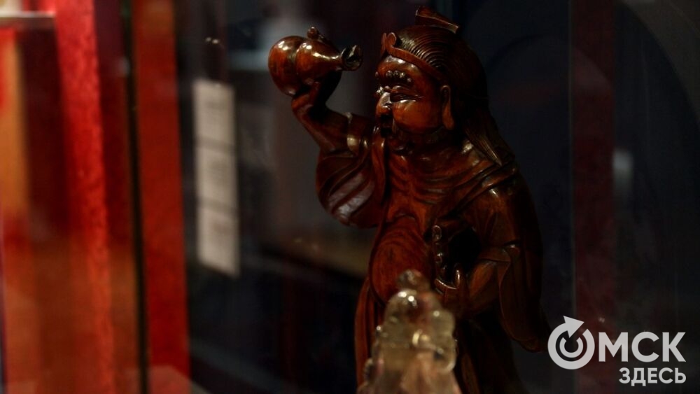 Центральным событием Дней Эрмитажа в Омске стало открытие выставки "Пять символов счастья. Благопожелания в китайском искусстве XVII–XX веков".