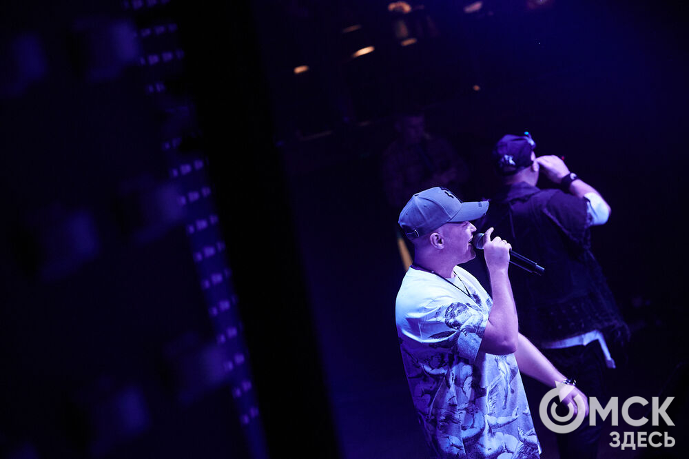 В Омске выступила культовая группа нулевых - "Фактор 2". Фото: Илья Петров