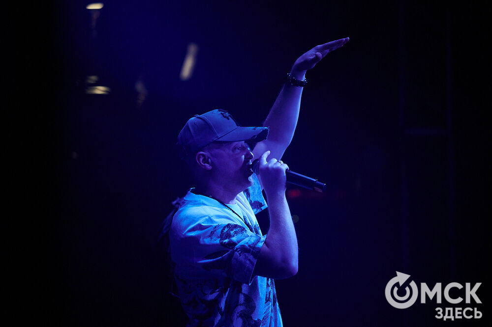 В Омске выступила культовая группа нулевых - "Фактор 2". Фото: Илья Петров