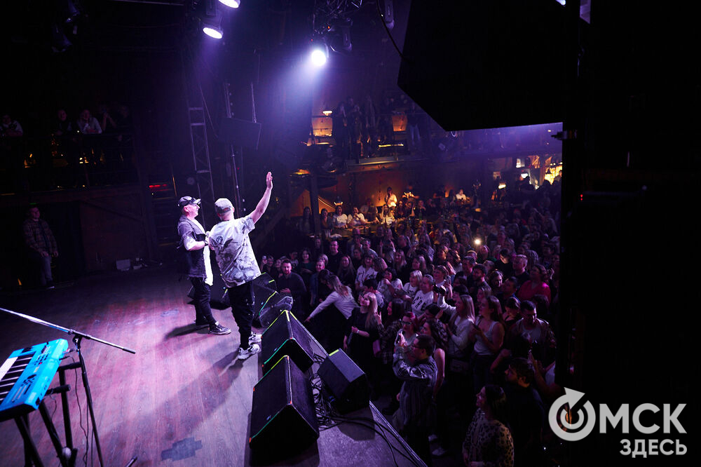 В Омске выступила культовая группа нулевых - "Фактор 2". Фото: Илья Петров