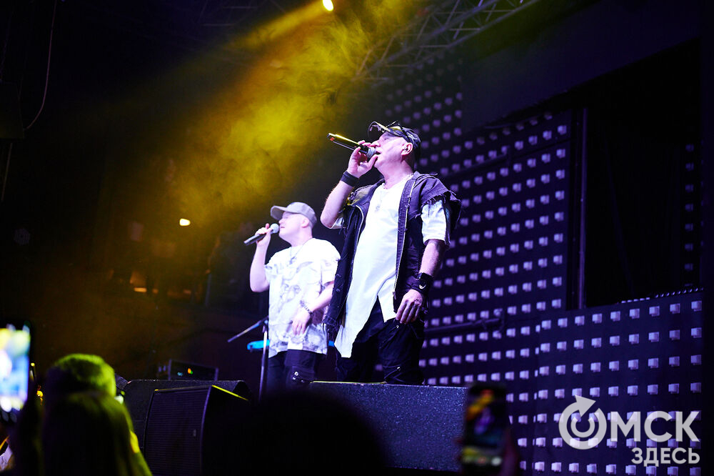 В Омске выступила культовая группа нулевых - "Фактор 2". Фото: Илья Петров