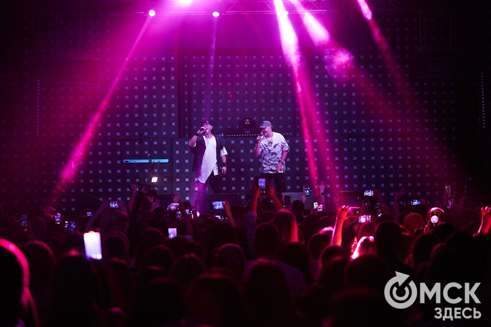 В Омске выступила культовая группа нулевых - "Фактор 2". Фото: Илья Петров