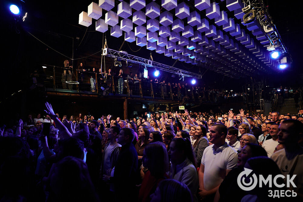 В Омске выступила культовая группа нулевых - "Фактор 2". Фото: Илья Петров