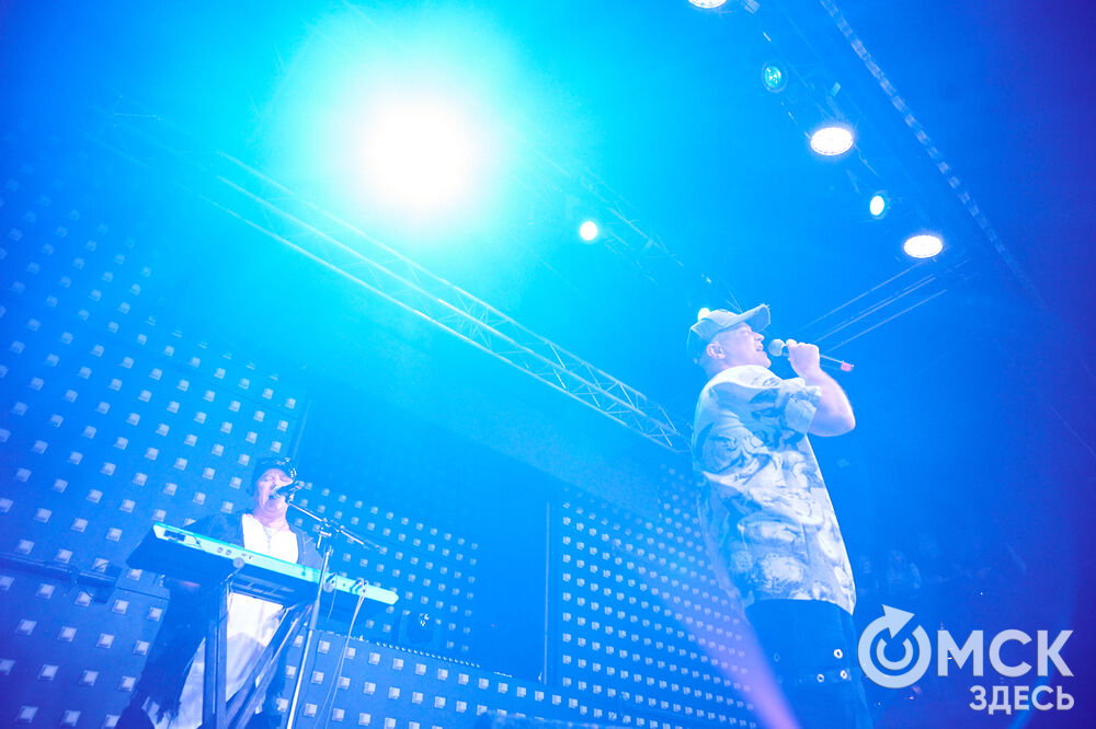 В Омске выступила культовая группа нулевых - "Фактор 2". Фото: Илья Петров