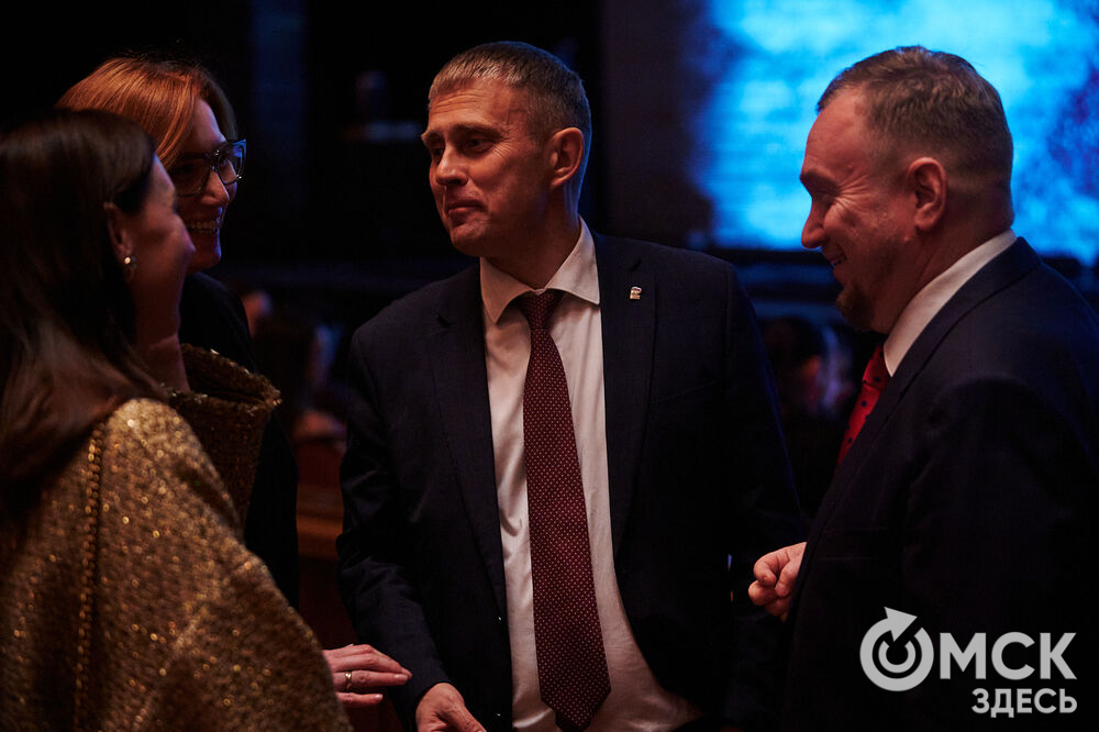 В Омск с легендарным спектаклем "12" приехал Никита Михалков. Фото: Илья Петров