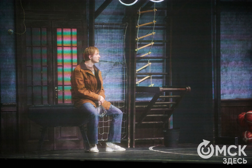 В Омск с легендарным спектаклем "12" приехал Никита Михалков. Фото: Илья Петров