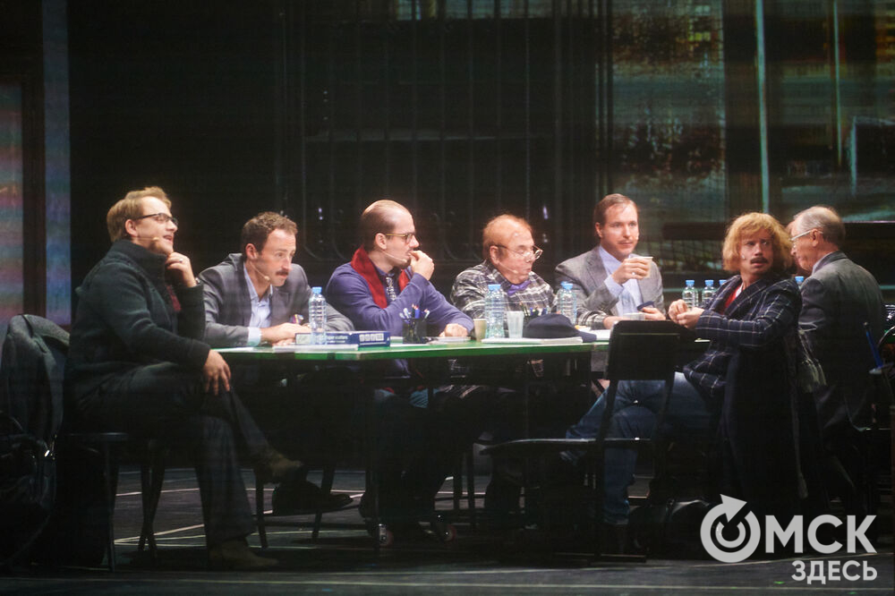 В Омск с легендарным спектаклем "12" приехал Никита Михалков. Фото: Илья Петров