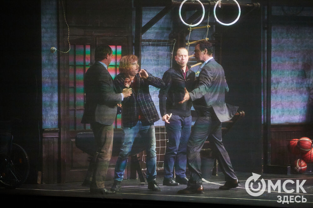 В Омск с легендарным спектаклем "12" приехал Никита Михалков. Фото: Илья Петров