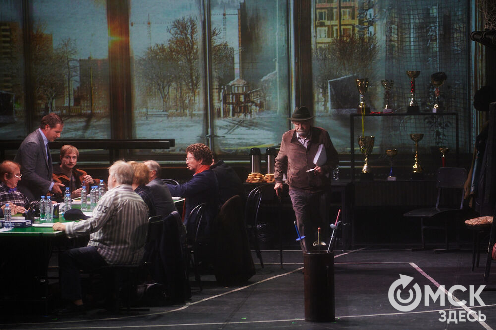 В Омск с легендарным спектаклем "12" приехал Никита Михалков. Фото: Илья Петров