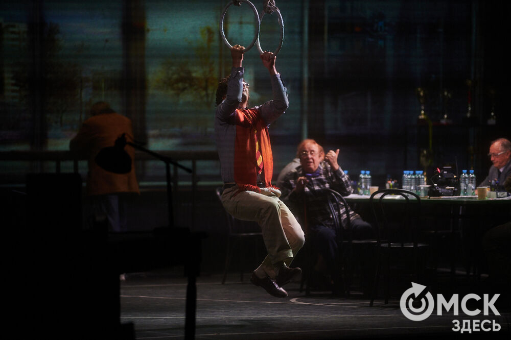 В Омск с легендарным спектаклем "12" приехал Никита Михалков. Фото: Илья Петров