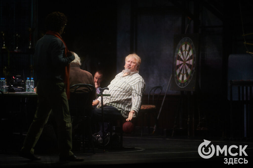 В Омск с легендарным спектаклем "12" приехал Никита Михалков. Фото: Илья Петров