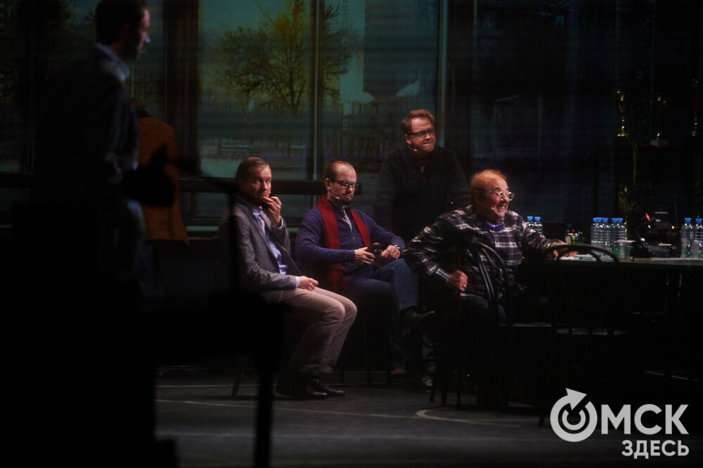 В Омск с легендарным спектаклем "12" приехал Никита Михалков. Фото: Илья Петров