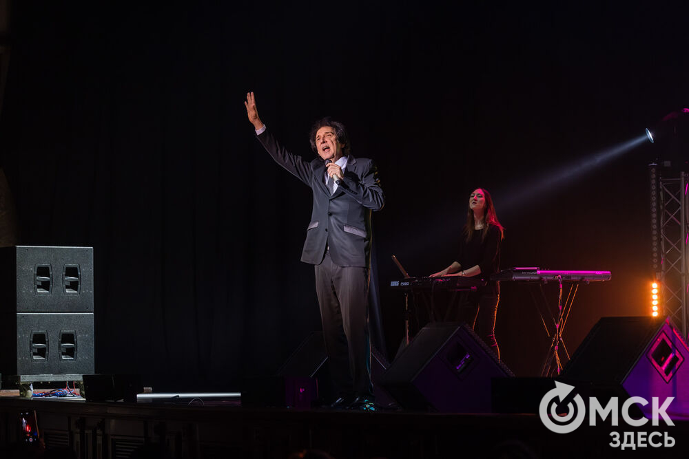 В Омской филармонии состоялся большой концерт Кая Метова. Фото: Елизавета Медведева