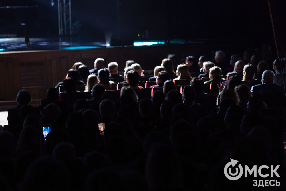 В Омской филармонии состоялся большой концерт Кая Метова. Фото: Елизавета Медведева