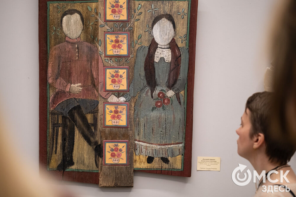 Дизайнеры, ремесленники, художники и мастера народных художественных промыслов представили результат работы с темой актуализации сибирской традиционной культуры. Фото: Елизавета Медведева