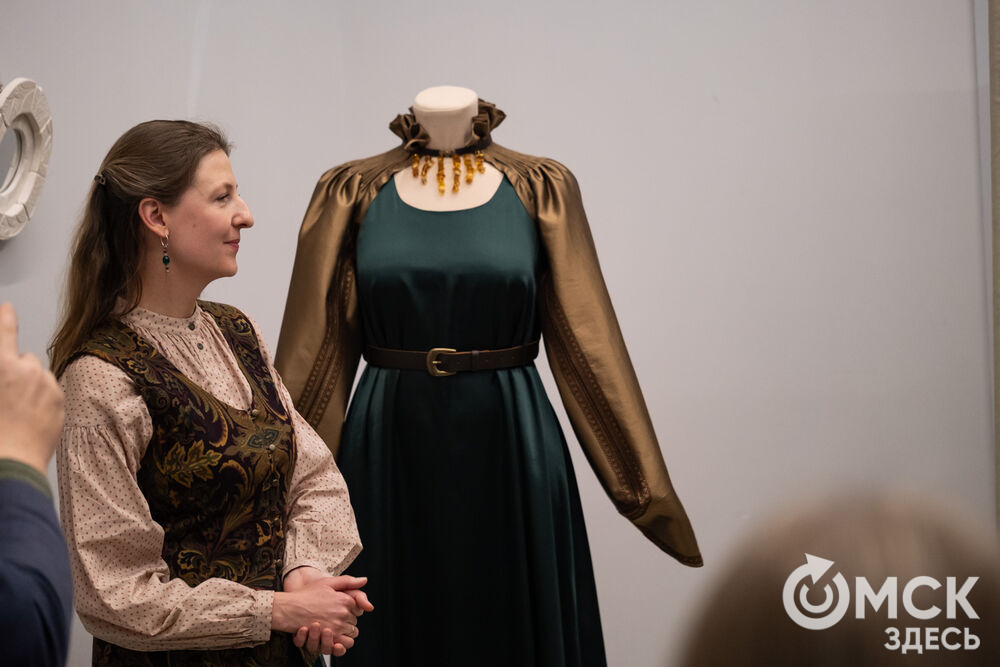 Дизайнеры, ремесленники, художники и мастера народных художественных промыслов представили результат работы с темой актуализации сибирской традиционной культуры. Фото: Елизавета Медведева